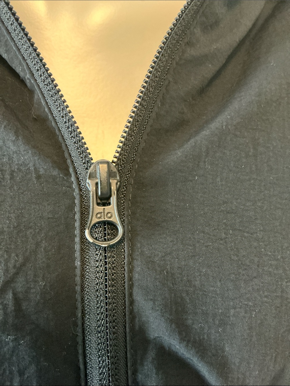 ALO Yoga Black Fast Lane Cropped Hooded Puffer Vest L - Picture 10 of 14